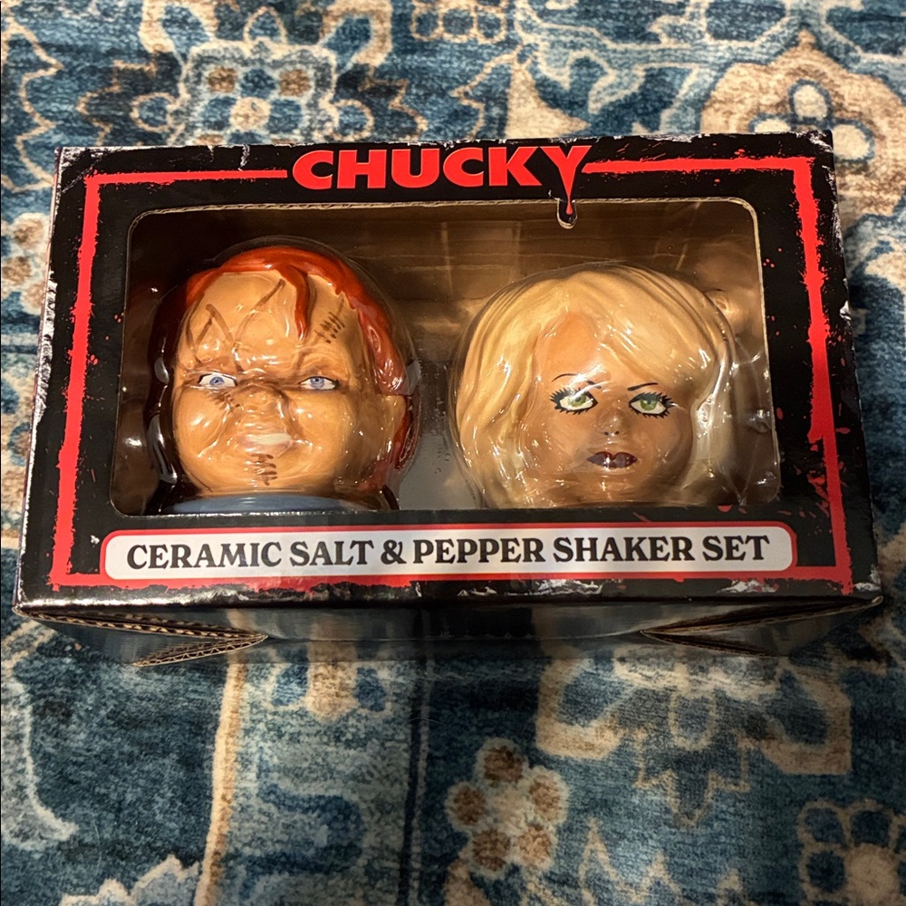 NIB Spencer's Chucky Ceramic Salt & Pepper Shaker Set - Brown and Blonde - Picture 3 of 5